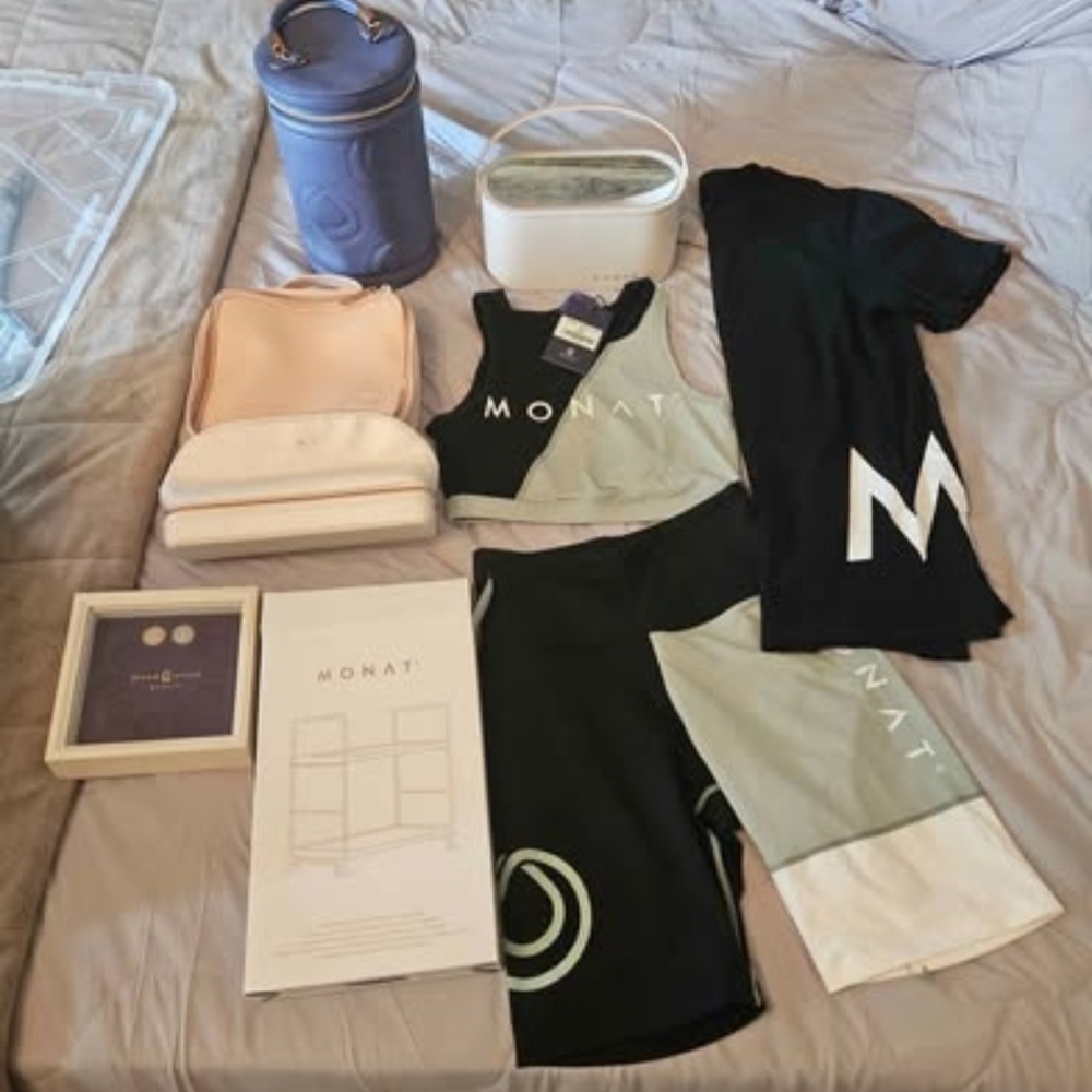 Monat Black and Gray Women's Activewear Set